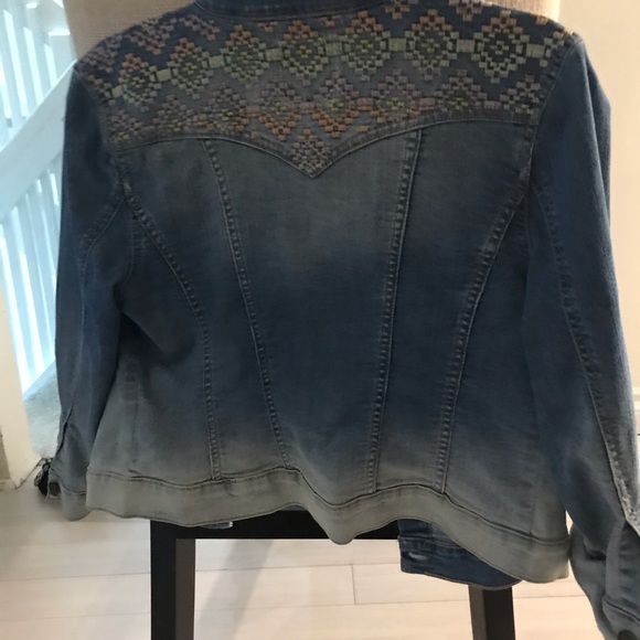 Short jean jacket by Jessica Simpson - Picture 2 of 2